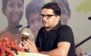 prashant kishor ছবিতে প্রশান্ত কিশোর।