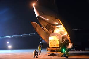 indian airforce carry oxygen tank