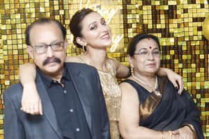Mimi Chakraborty bddy family