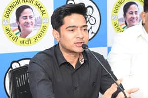 Abhisekh White sit boom