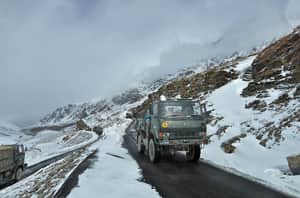 Indian army kashmir truck 