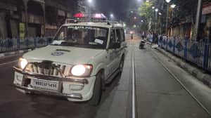 kolkata police car jeep night