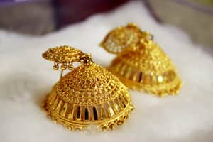 gold earrings