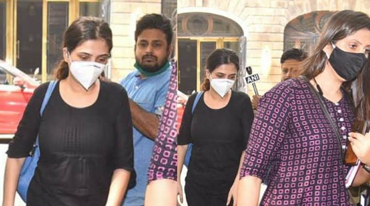 deepika padukone manager karishma Bengali News