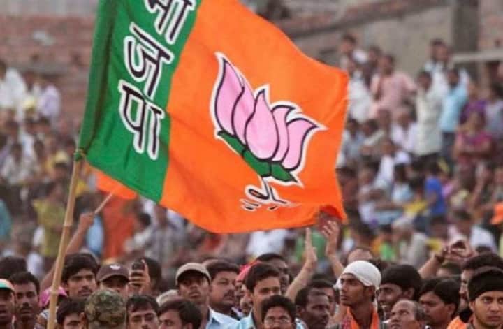 BJP flag people corwd rally | Bengali News