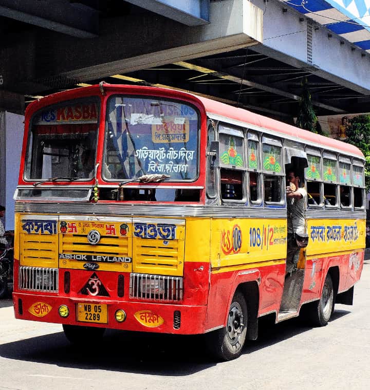 Kolkata minibus Bengali News