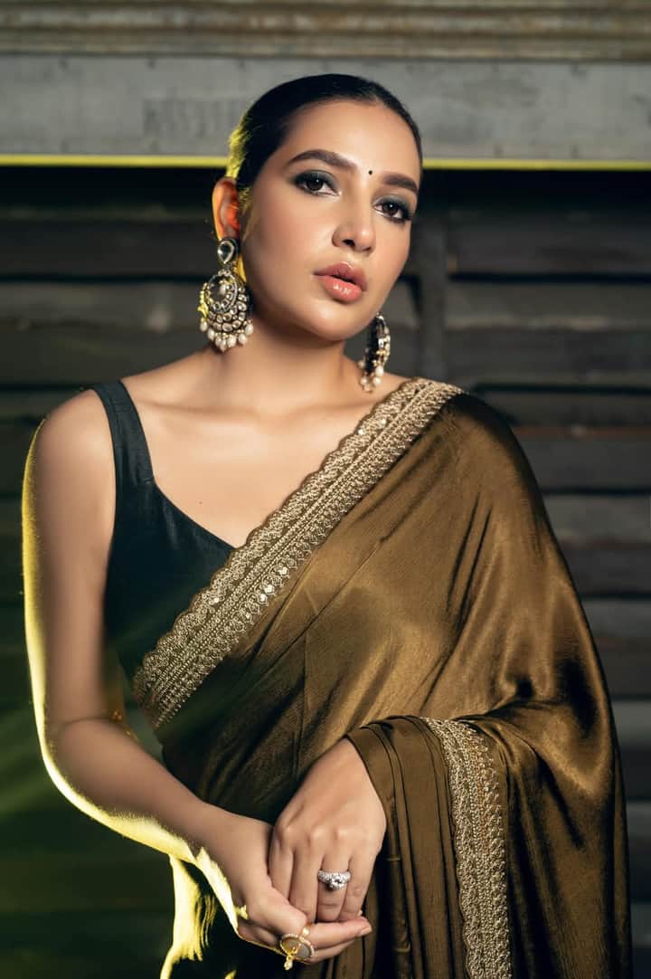 Subhashree Elegant Saree Bengali News
