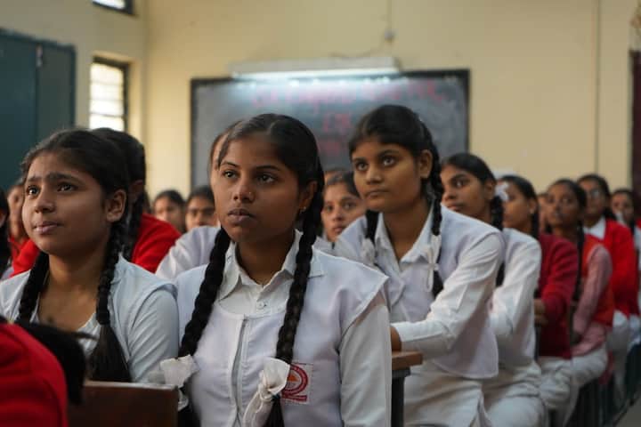 Student class girl Bengali News