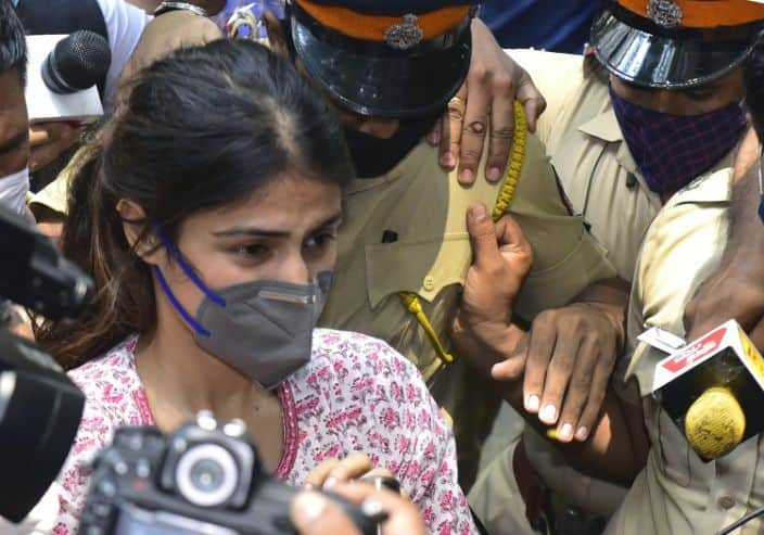 rhea chakraborty arrest Bengali News